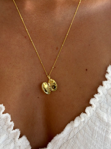 THE FLORAL LOCKET