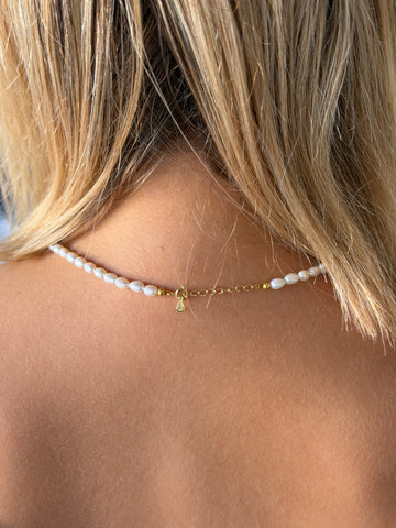 THE FRESHWATER PEARL NECKLACE