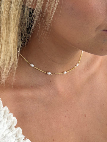 THE AILI NECKLACE