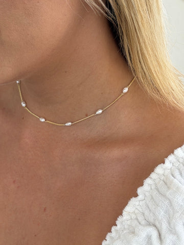 THE AILI NECKLACE