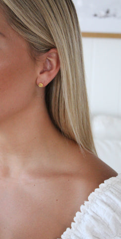 THE SHELL EARRINGS