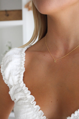 V NECKLACE